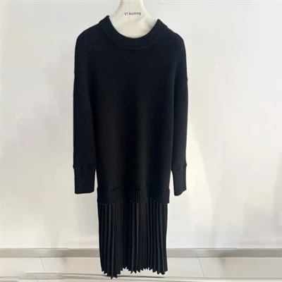 Váy đen cổ điển cho đám tang
